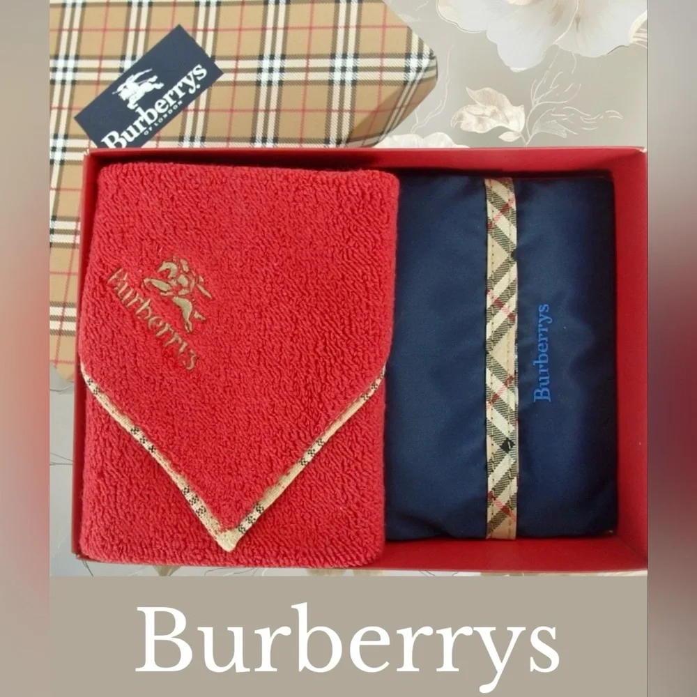 2-Pc Burberrys Set: Towel & Toiletry Pouch 😍🔥